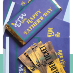 customisation de plaque de chocolat pour la fête des pères en hommage à Charlie et la chocolaterie : golden ticket. emballage violet avec un liseré vert, texte en doré